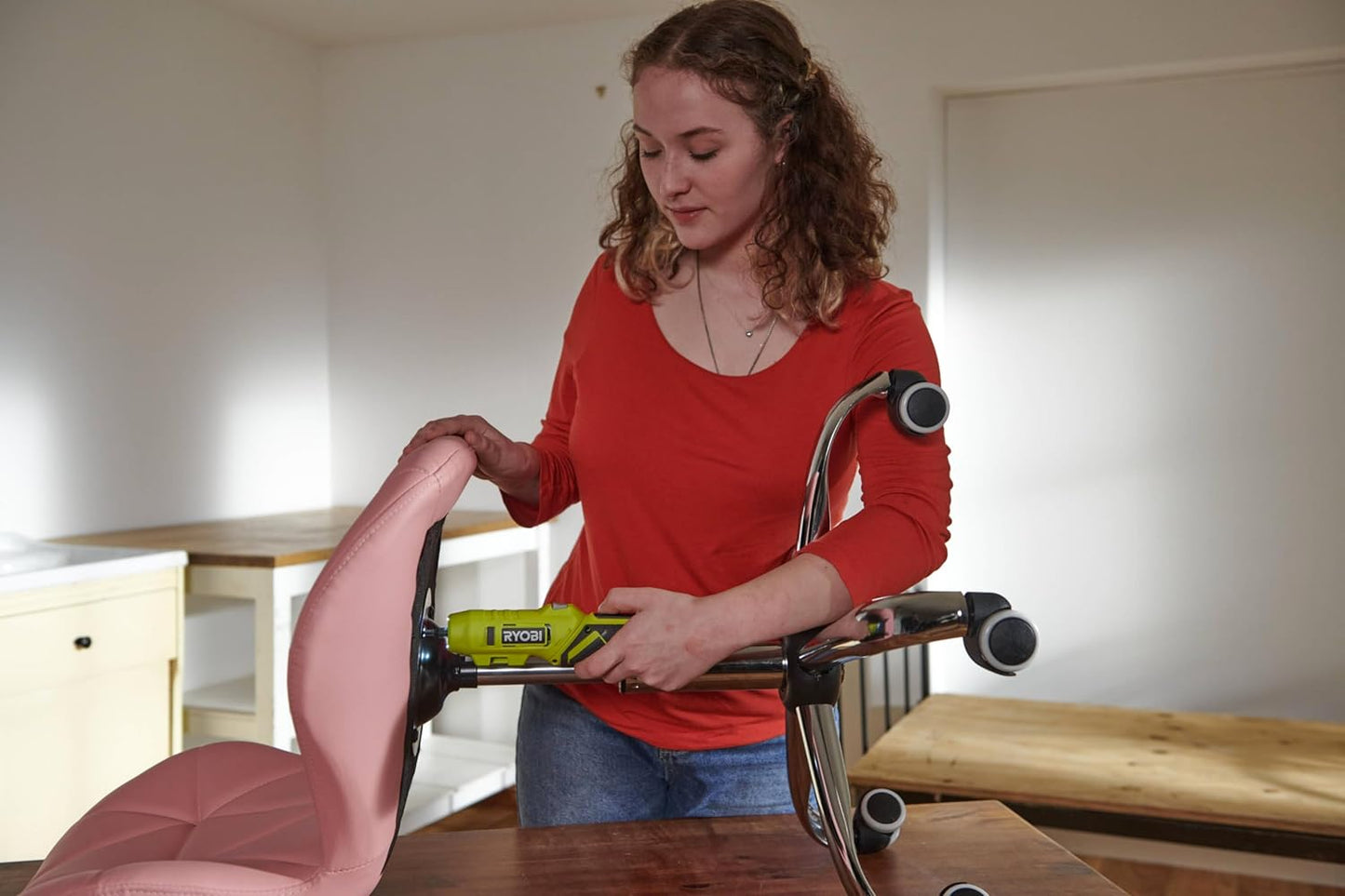 Ryobi RSDP4-120G 4V Cordless Pivoting Screwdriver (1 x 4V 2.0Ah)